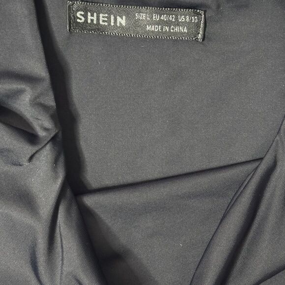 SHEIN Square Neck Buttery Soft Fabric Black Cropped Top - Picture 6 of 6